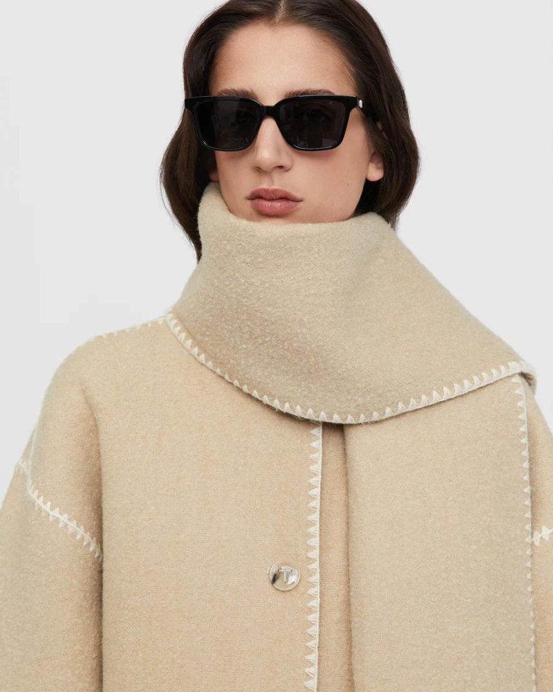 Jayzmarah: Sleek, Modern Jacket